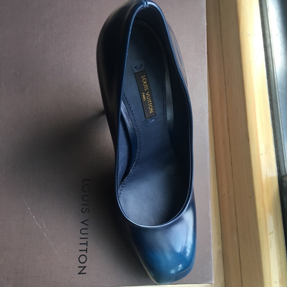 Louis Vuitton Navy Ombré Leather Provoc Heel 38.5